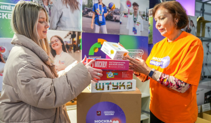 В павильоне «Фабрика подарков» на бульваре Дмитрия Донского принимают игры для военнослужащих, проходящих лечение