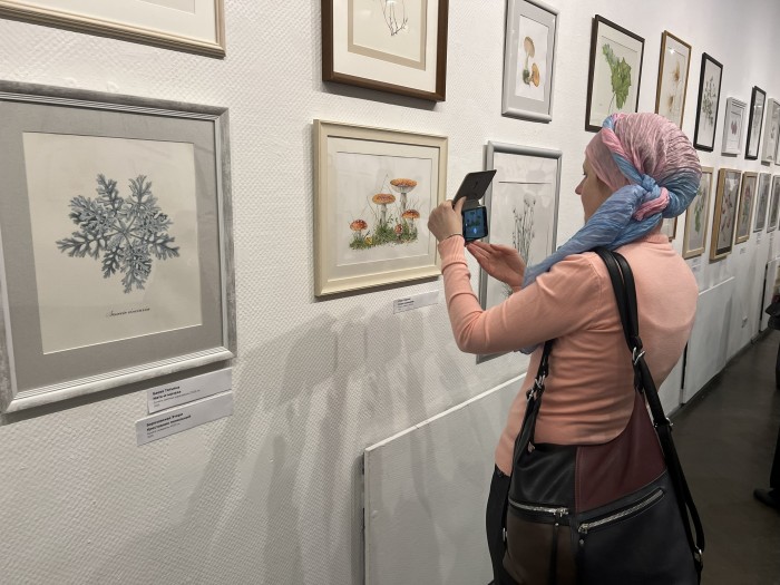 Живописная оранжерея: в галерее «Нагорная» открылась выставка «Флора и фауна России»