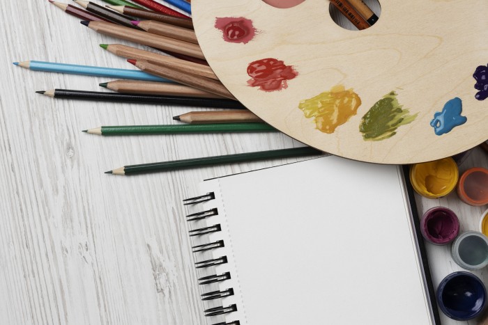 В ЦМД «Южное Бутово» пенсионеров научат рисовать с нуля