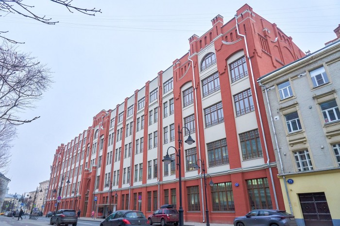 Специалисты отреставрировали фасады главного корпуса типографии Сытина