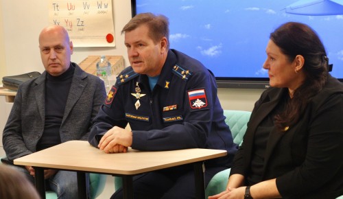 Шестиклассникам школы им. Карамзина рассказали о профессии летчика