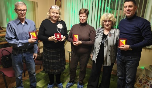 Старожилы в почете: кто полвека живет в доме на улице Академика Бакулева