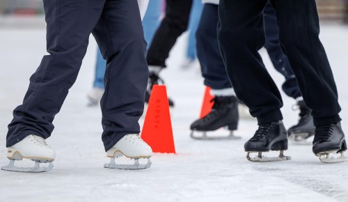 Москвичей приглашают на тренировки по зимним видам спорта