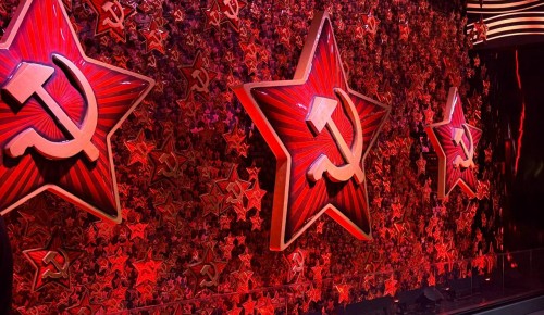 Более 400 представителей судебной системы Москвы почтили подвиг героев в Музее Победы