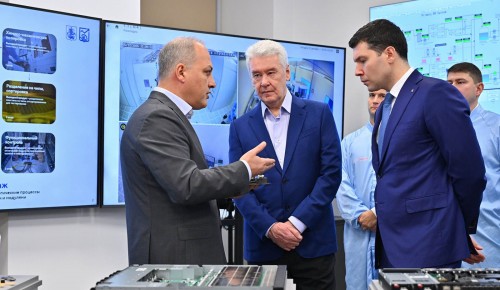 Собянин открыл в Москве первое в России производство фотонных интегральных схем