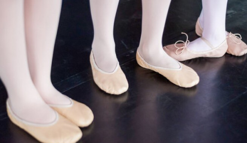 В центре «Моцарт» идет набор в танцевальную студию «КоМИКС»