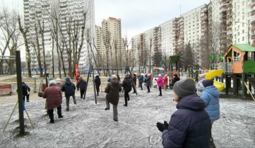 В Теплом Стане стартовали бесплатные занятия физкультурой для граждан старшего возраста