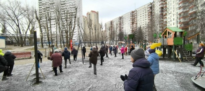 В Теплом Стане стартовали бесплатные занятия физкультурой для граждан старшего возраста