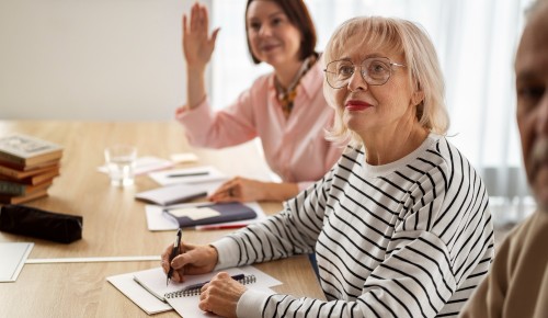 «Долголетов» из Ломоносовского района приглашают в группу по изучению итальянского языка