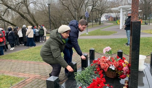 В районе Коньково почтили память защитников Москвы и Неизвестного солдата