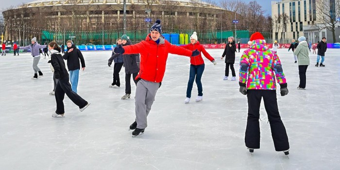 Мастера спорта проведут бесплатный урок по фигурному катанию в Гагаринском районе