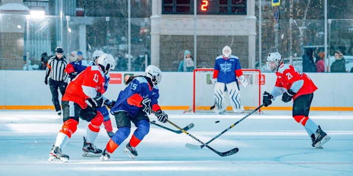 Благотворительный хоккейный матч с участием звезд спорта пройдет в Москве 13 декабря