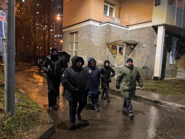 В Ломоносовском районе осмотрели территорию дома на проспекте Вернадского