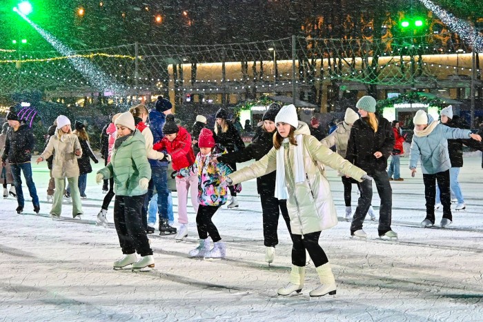 На 10 катках Москвы пройдут Мастер-классы по фигурному катанию