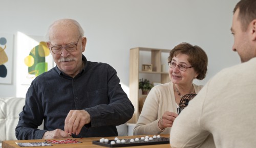 Для пенсионеров Южного Бутова организовали клуб настольных игр