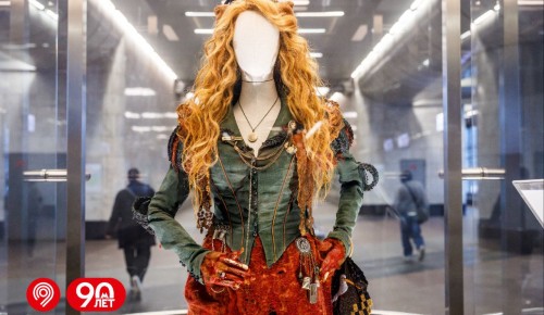 Выставка костюмов из киносказки «Буратино» открылась на станции метро «Воробьевы горы»