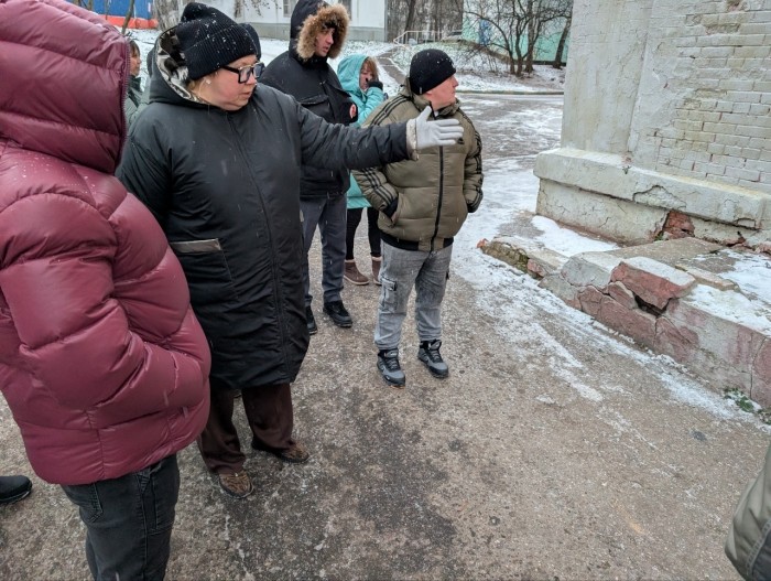 Глава управы Конькова провела обход по улице Введенского