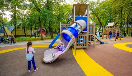 В Южном Бутове благоустроили 17 дворов за счёт платных парковок