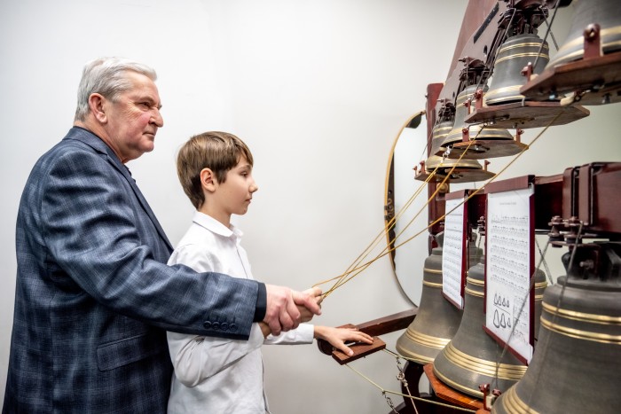 Малиновый звон Теплого Стана: как в музыкальной школе в ЮЗАО учат звонарей