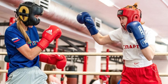 Бесплатные занятия по боксу и спортивной борьбе проходят в московских секциях