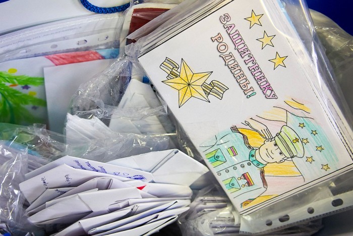 Жители ЮВАО собрали новогодние подарки для бойцов СВО и детей из новых регионов