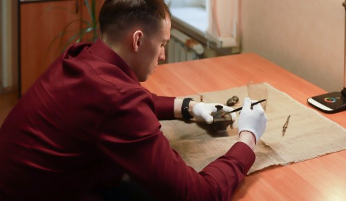 Московские археологи обнаружили шахматную фигуру XVIII века — Собянин