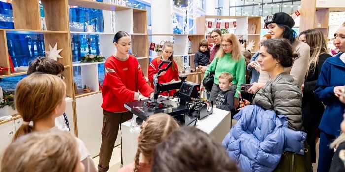 На Воробьевых горах открылась зимняя творческая лаборатория для всей семьи