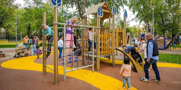 В Черемушках благоустроили 24 двора на средства от парковок