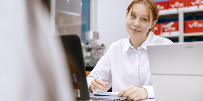 Собянин рассказал, как ИИ помогает школьникам в изучении физики и информатики