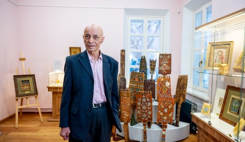 Тарусские сказки в Воронцове: выставка Владимира Плетнёва открылась в ЮЗАО