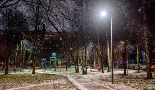 В ЮЗАО модернизируют системы уличного освещения