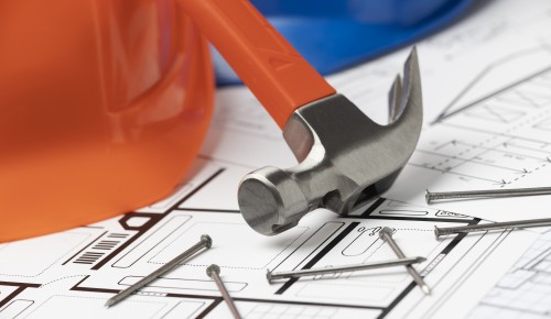 В Академическом районе завершили реставрацию фасада дома 1957 года постройки