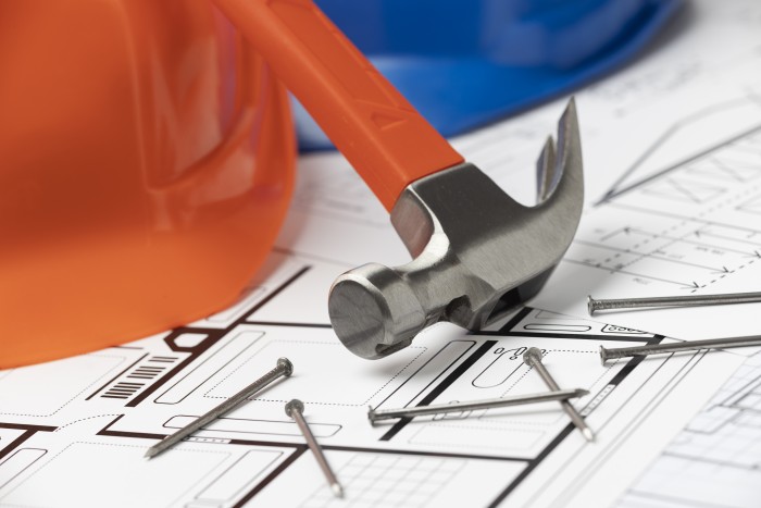 В Академическом районе завершили реставрацию фасада дома 1957 года постройки