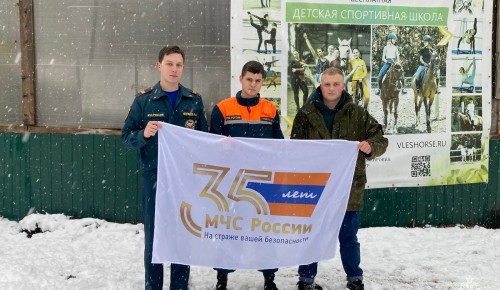 Сотрудники пожарных частей ЮЗАО оказали адресную помощь конному клубу