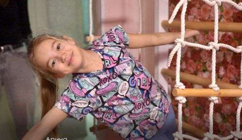 Собянин исполнил мечту девочки из Луганска в рамках «Елки желаний»