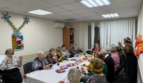 В СП «Котловка» центра «Атлант» устроили новогодний вечер для старшего поколения