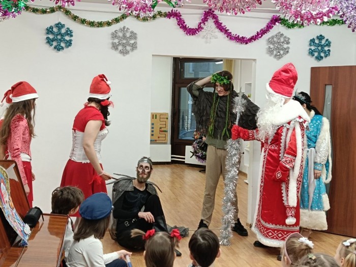 В Академическом районе прошел праздник «Новогодний серпантин»