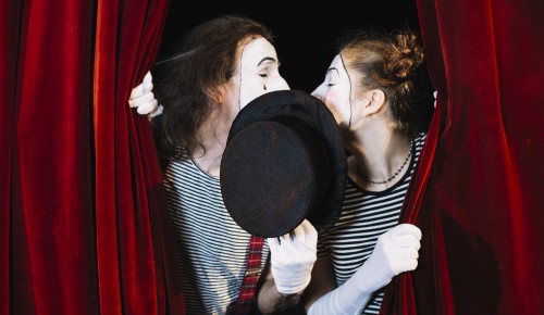 В школе №1205 состоялась премьера спектакля «Синяя птица»