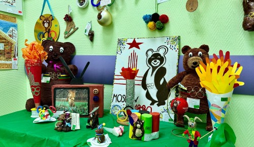 В центре «Атлант» на улице Новаторов проходит выставка работ участников конкурса «Олимпийские огни»