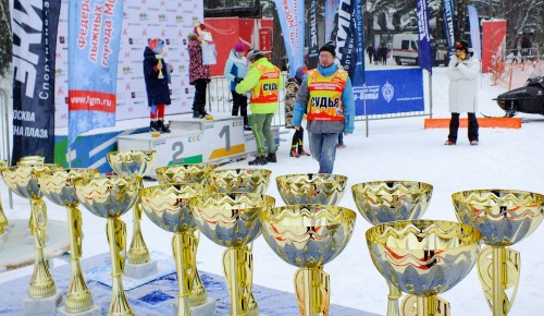 На лыжных трассах «Альфы-Битцы» прошли массовые соревнования для всей семьи