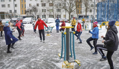 Топим калории после праздников: бесплатный фитнес и тренировки на катке в ЮЗАО