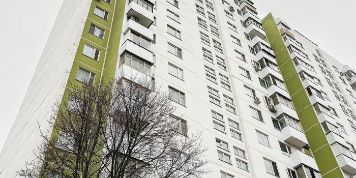 Несколько жилых домов отремонтировали в проезде Одоевского