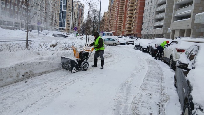 Жителям Обручевского рассказали, как организована зимняя уборка в районе