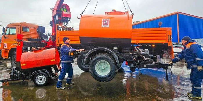 Собянин: Почти 300 единиц коммунальной техники передали новым регионам России