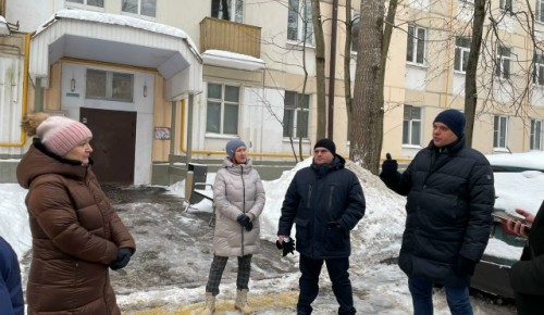 В Ломоносовском районе обследовали территории около домов на улице Строителей