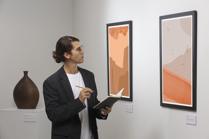 В КЦ «Меридиан» откроется выставка «Страницы жизни» из фондов музея Высоцкого