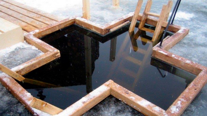 Сотрудники ГОЧСиПБ напоминают о правилах безопасности во время Крещенских купаний