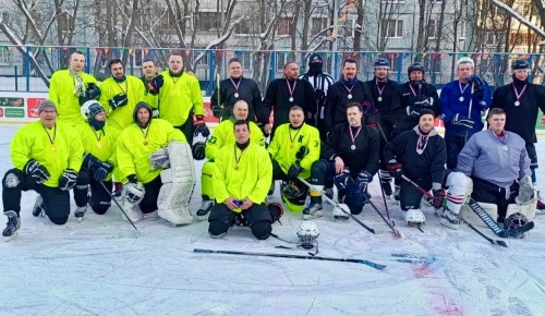 На катке «Искорка» состоялся районный хоккейный турнир «Встречаем зиму»
