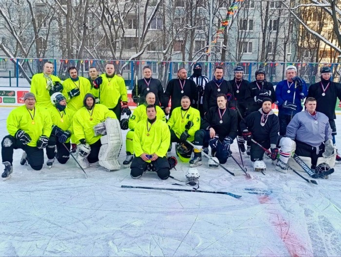 На катке «Искорка» состоялся районный хоккейный турнир «Встречаем зиму»