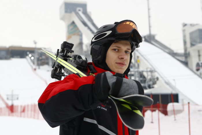 Встать и не падать: что выбрать новичку — горные лыжи или сноуборд?